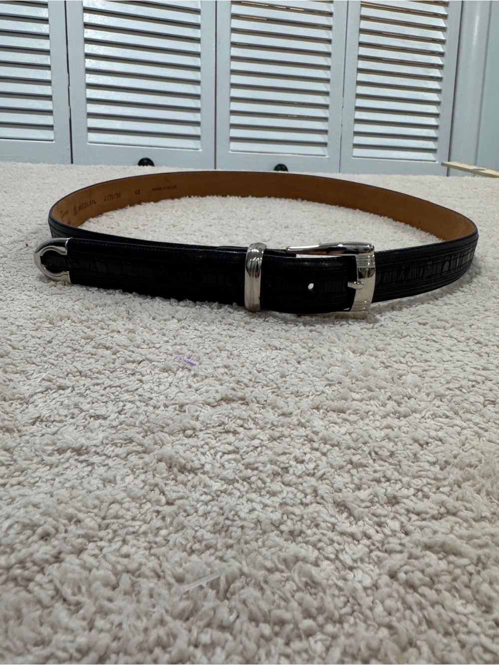 Mezlan Genuine Crocodile Men’s Belt Size 42 Black – Excellent Condition – 47”